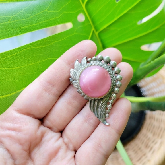 Vintage Pink Gemstone Ornate Boucher Brooch Pin - Picture 3 of 8